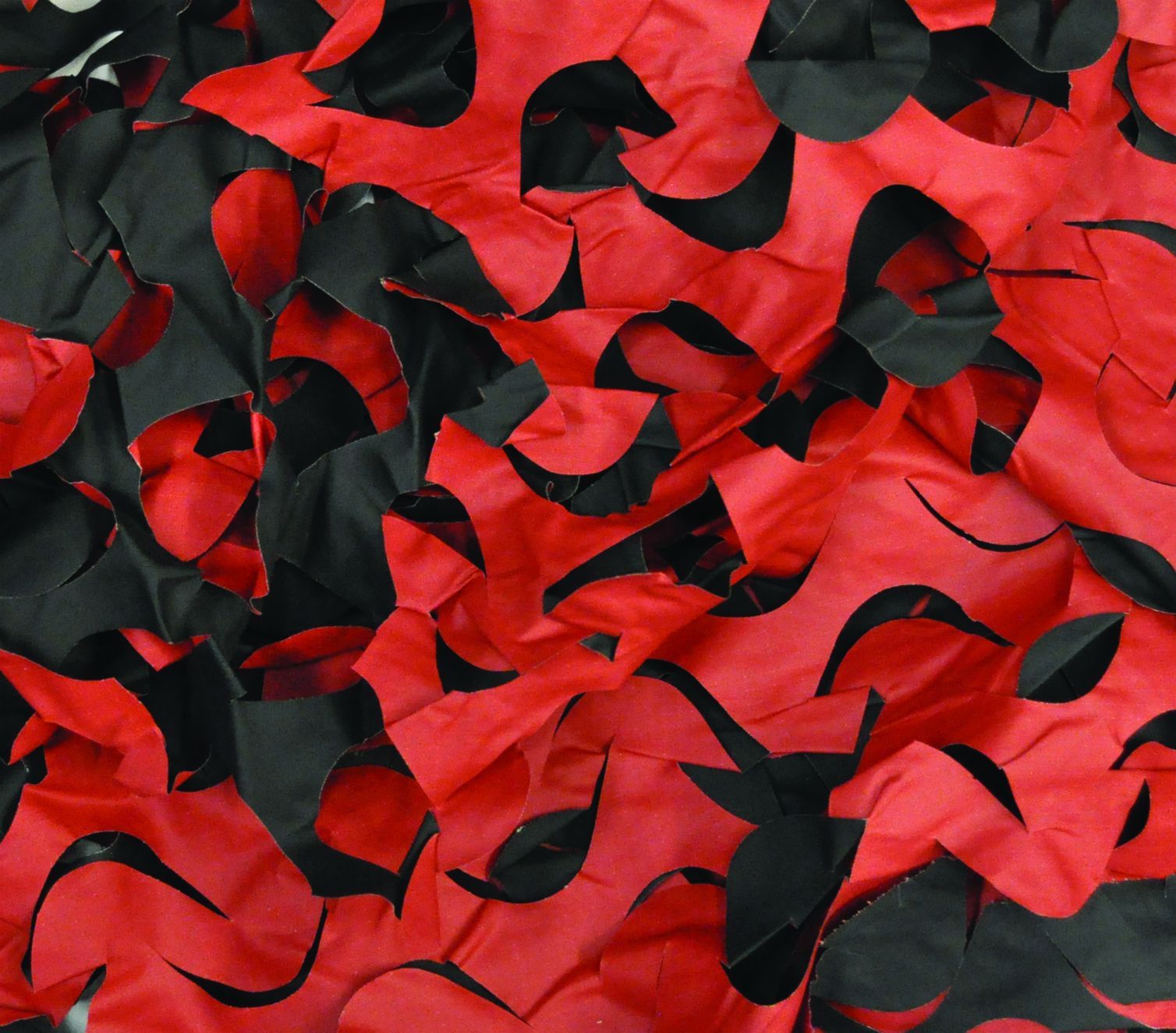 camo-crazy-8-x-10-ft-black-red-50.png