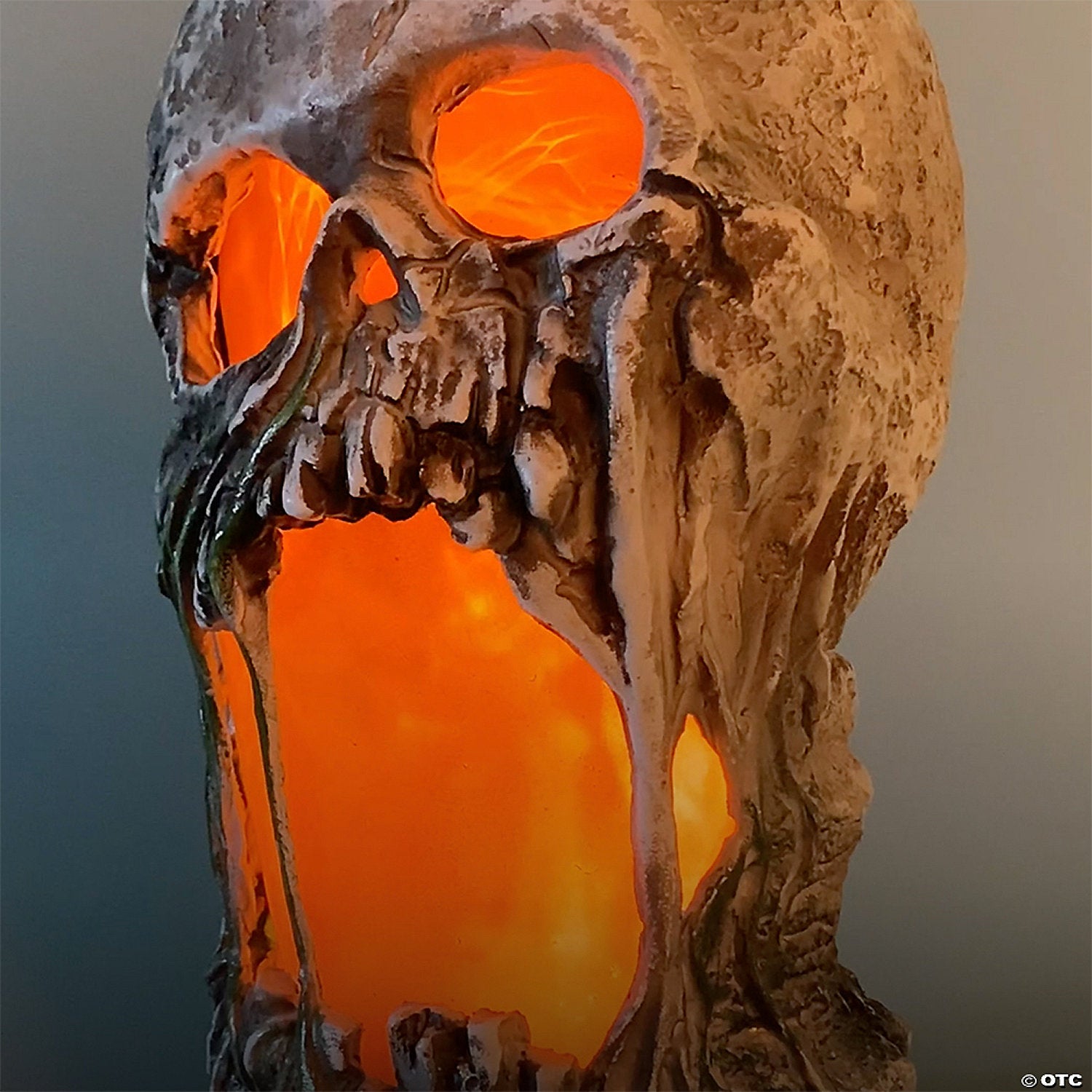 12  flaming rotted skull animated prop~tt60064-a03