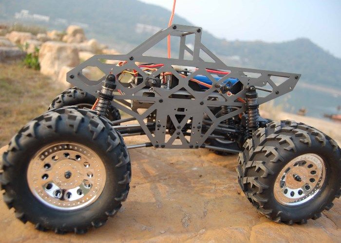 ground-pounder-remote-control-rc-monster-truck-w-anodized-aluminum-frame-91.png