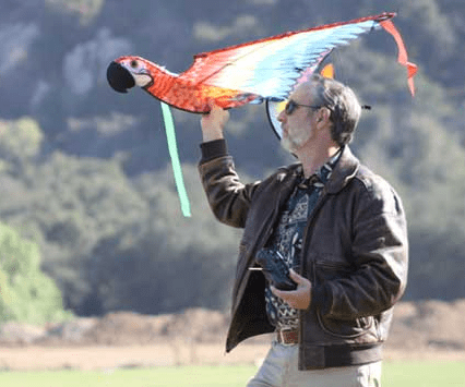 huge-electric-remote-control-rc-kite-flies-500-feet-high-73.png