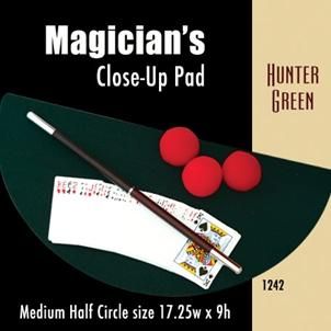 medium-half-circle-close-up-pad-hunter-green-17-25-x-9-35.png