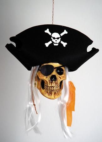 pirate-deluxe-hanging-skull-33.png