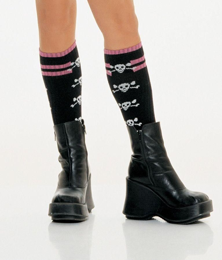 socks-knee-with-skulls-35.png