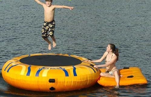 space-bouncer-water-trampoline-w-duraskin-measures-9-feet-35.png