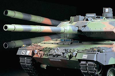 tamiya-1-16-leopard-2-a6-main-battle-tank-kit-56020-77.png